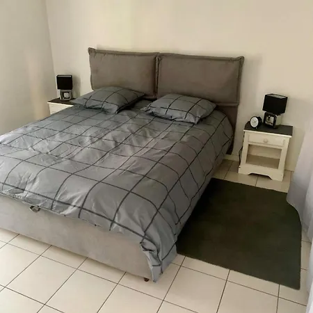 Agreable 2 Pieces Climatise Parking Gratuit *